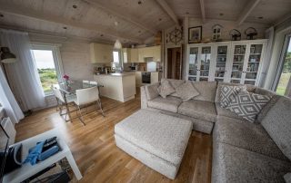 Loghouse.ie log cabin. Top quality log house products.