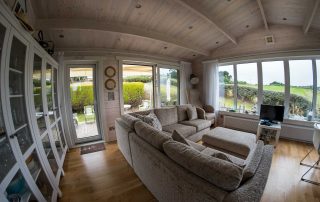 Loghouse.ie log cabin. Top quality log house products.