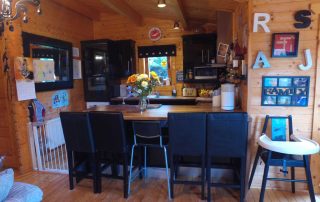 Loghouse.ie log cabin. Top quality log house products.