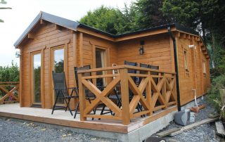 Loghouse.ie log cabin. Top quality log house products.