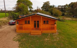 Loghouse.ie log cabin. Top quality log house products.