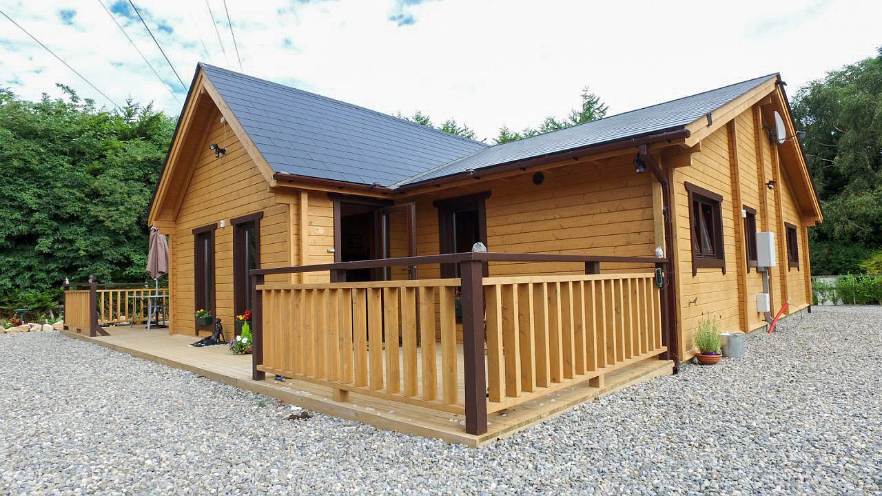 Three Bedroom Log Cabin Super Insulated Outside Right