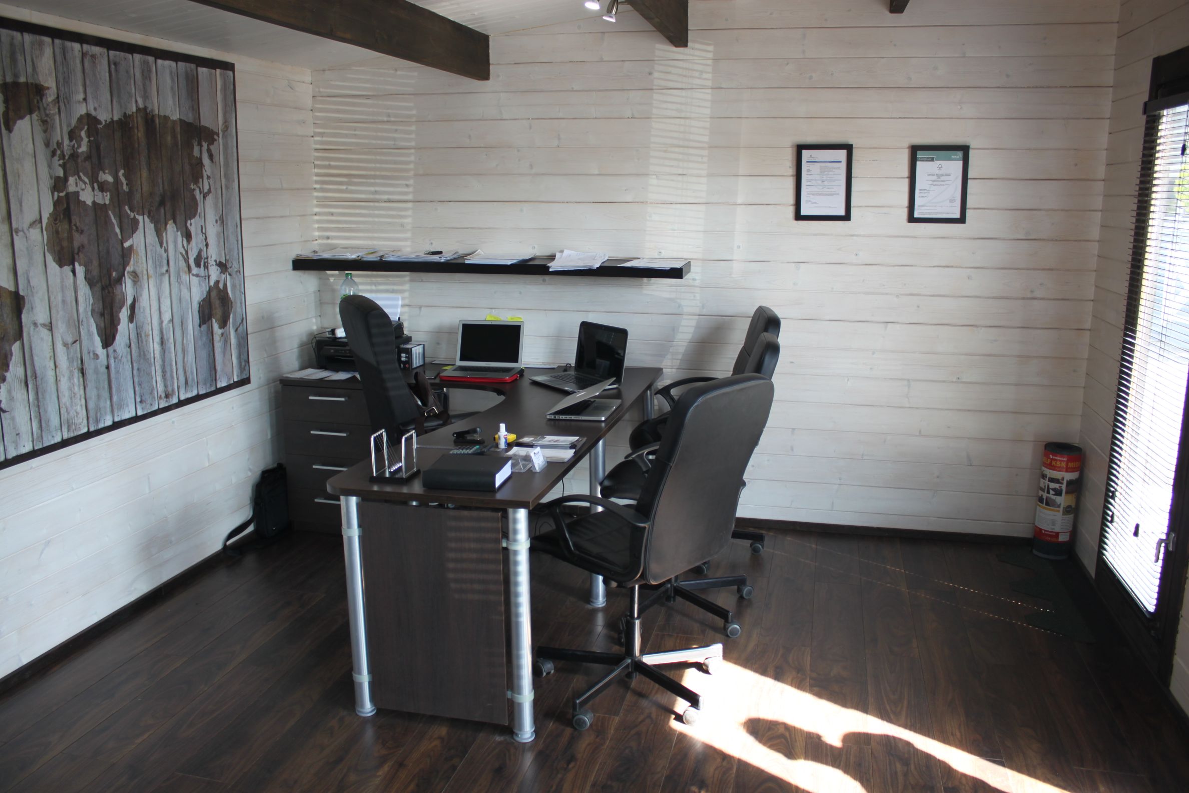 Loghouse.ie log cabin. Top quality log house products.