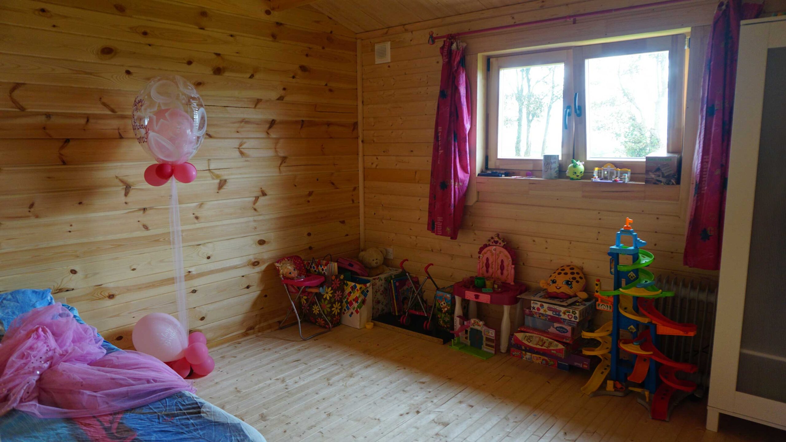 Screenshot-2019-04-13-(8) Four Bed Type A Log Cabin